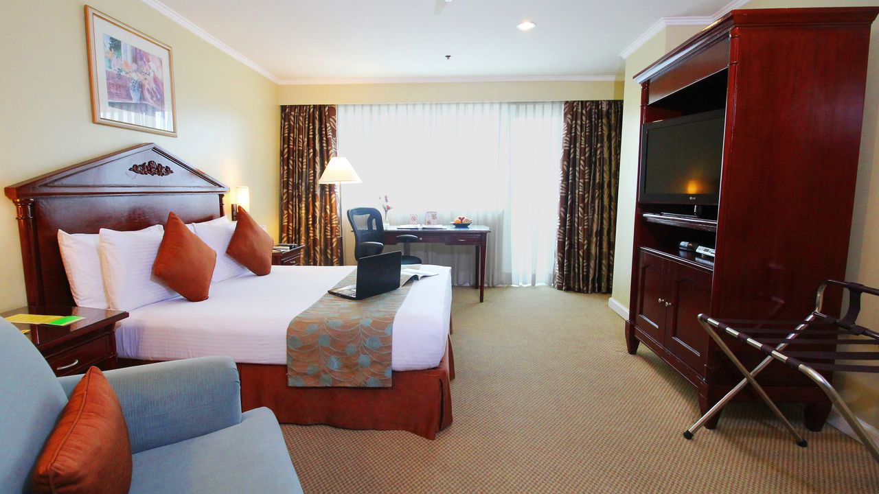 Rooms & Suites Oxford Suites Makati Boutique Hotel Makati City